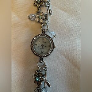 Quartz Flower Bracelet Watch 7 inch